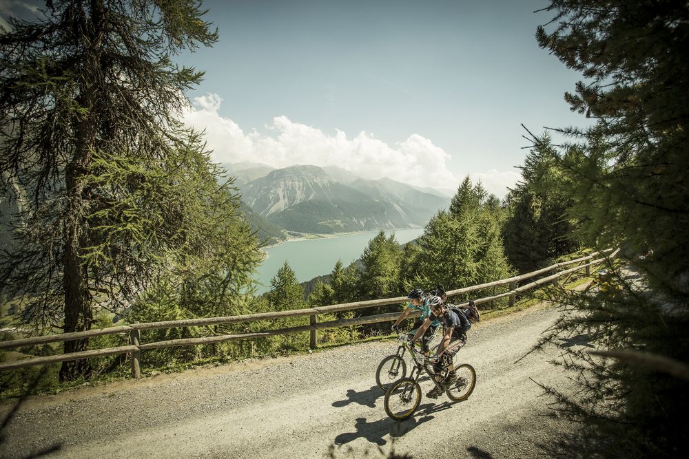 Three countries and one race with a view - stop #3 of the 2015 European Enduro Series