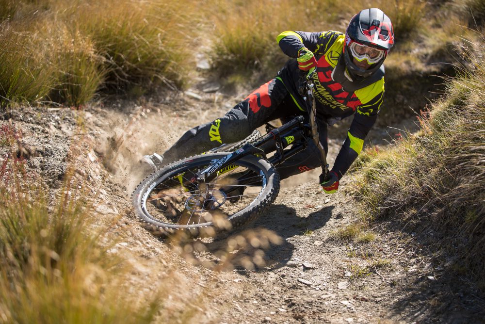 COMMENCAL VALLNORD DH Racing Team: With George Brannigan and on RockShox in 2016!