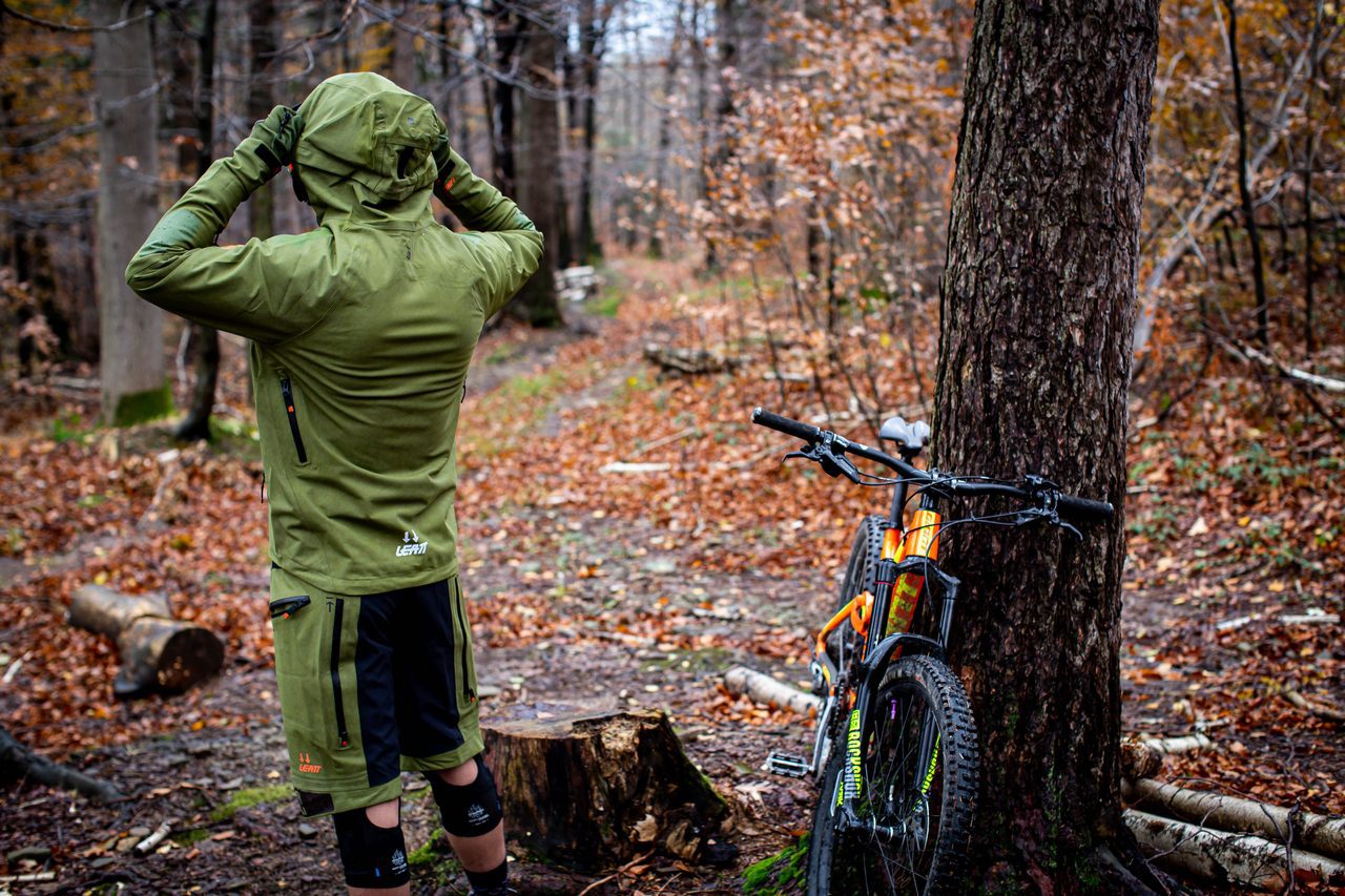 Leatt mountain bike outlet jacket